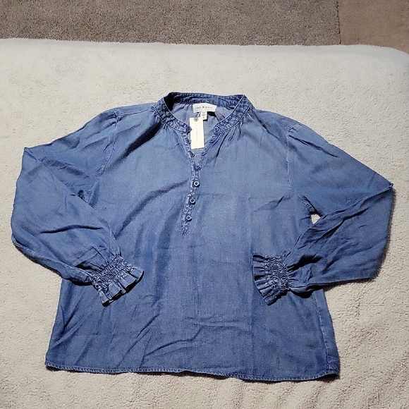 cloth & stone Tops - Cloth & Stone- Anthropolgie- Denim Blue Button Down Shirt Sz Medium